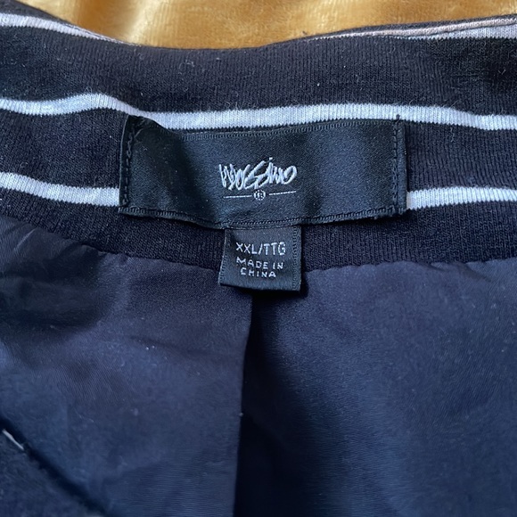 Casual Stripe Jacket - Picture 2 of 6